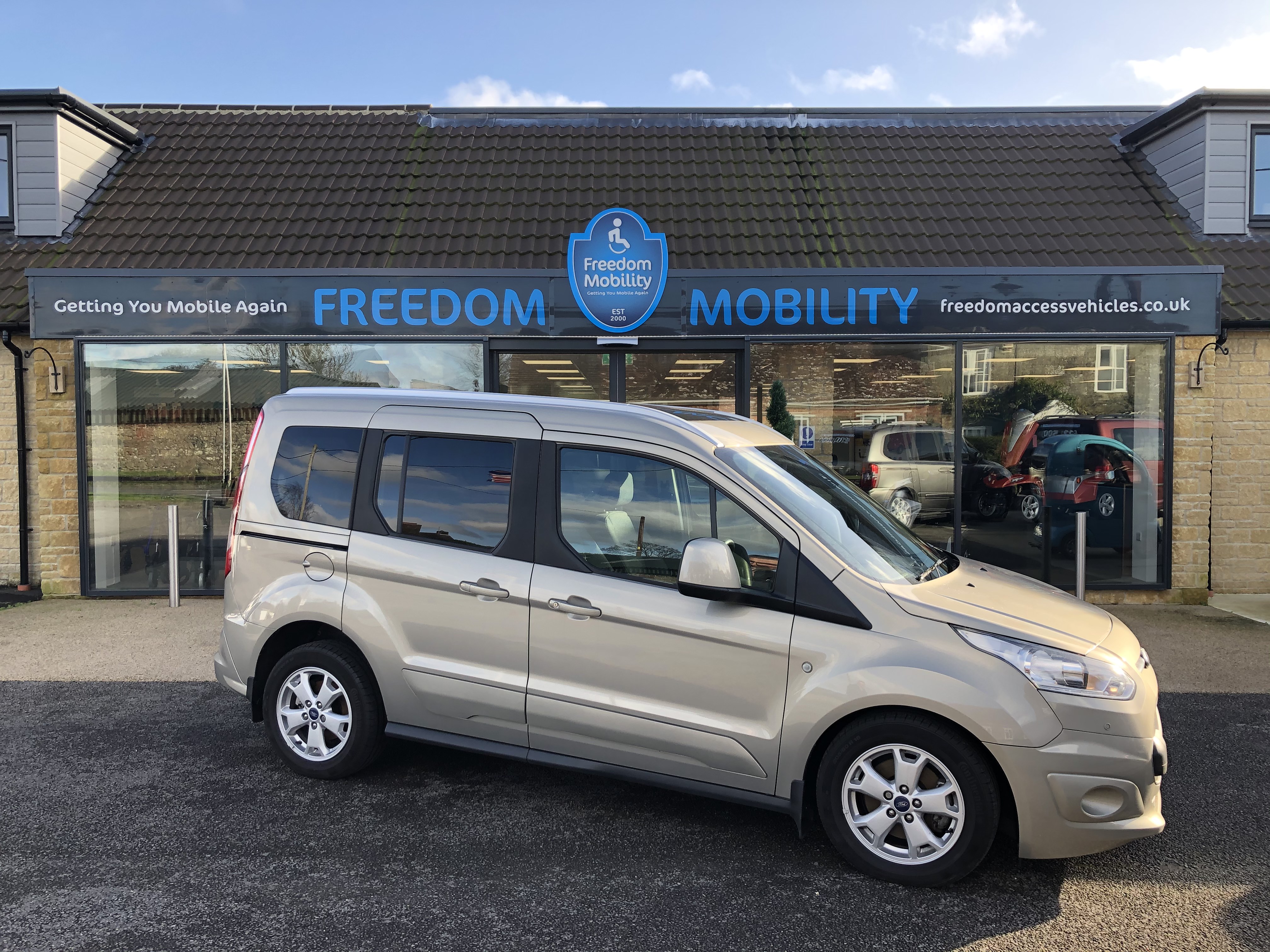2016 Ford Tourneo Connect (1.5L Diesel Automatic) – Wheelchair Accessible Vehicle / WAV (HG16 FSV)