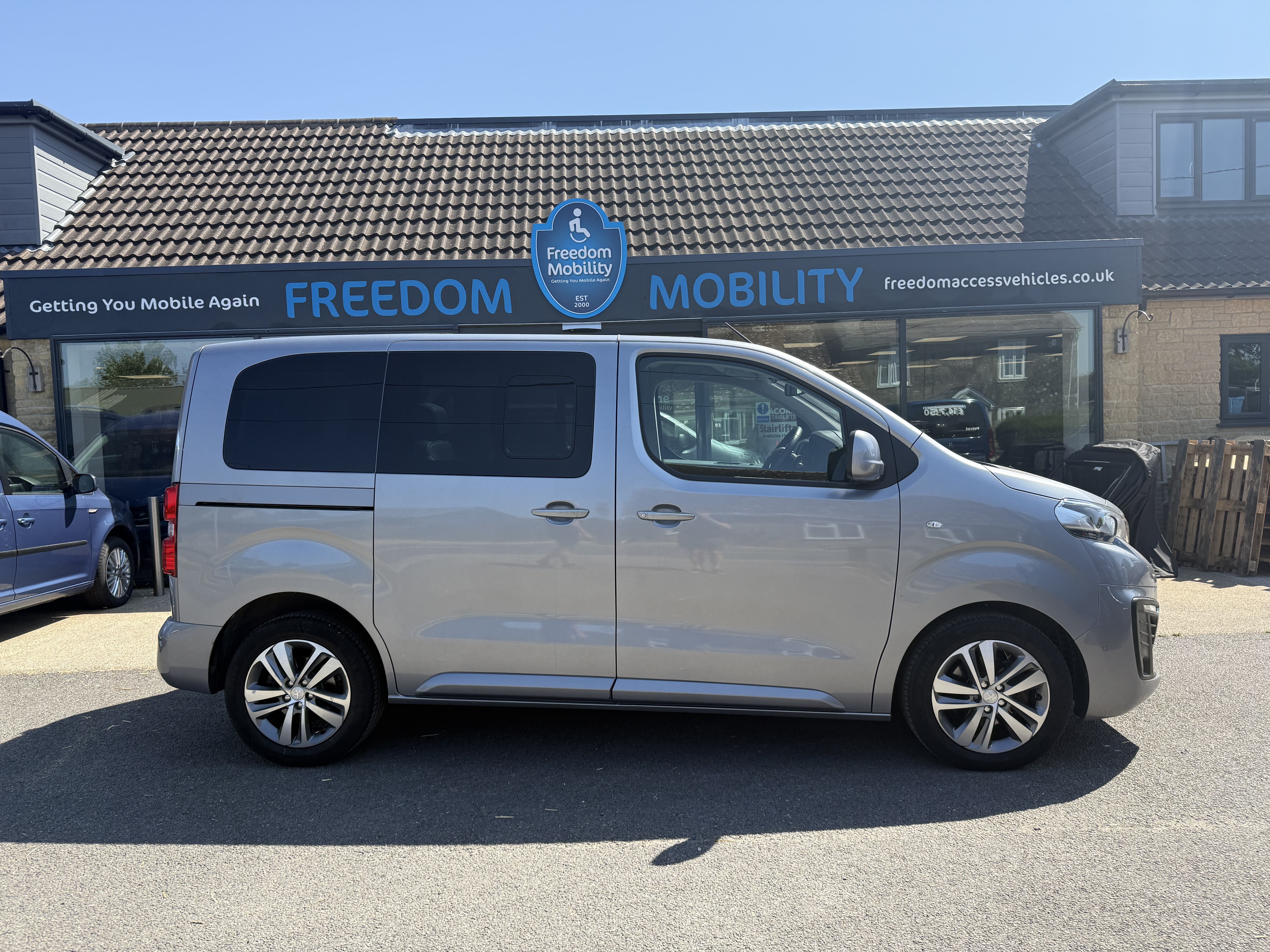 2021 Peugeot Traveller Upfront (2.0L Diesel Automatic) – Wheelchair Accessible Vehicle / WAV (HX21 CFP)